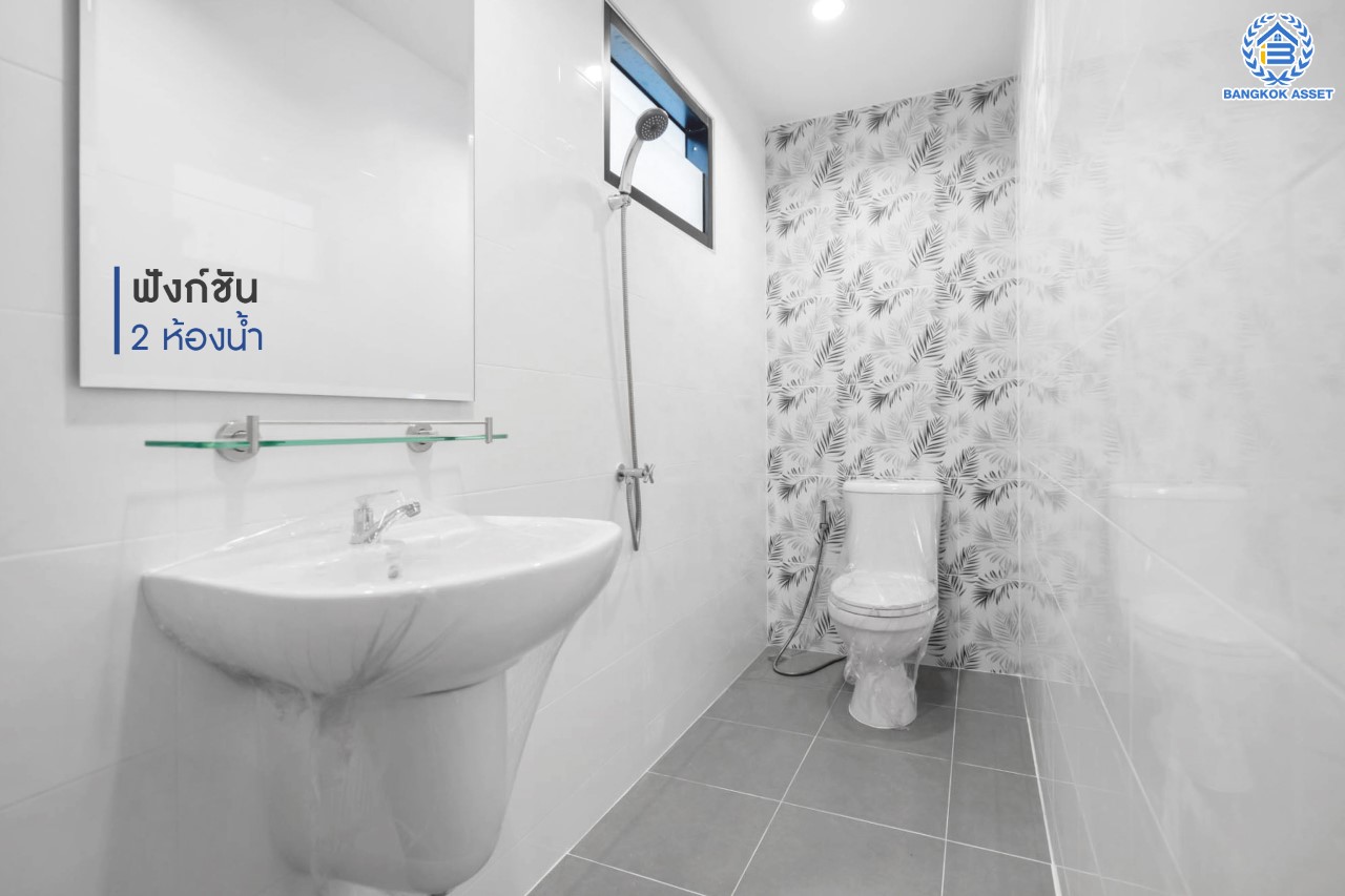 บ้านมือสองตกแต่งใหม่ หน้าโครงการติดรถไฟฟ้า "สถานีไทรม้า"!! ม.ซื่อตรง พระนั่งเกล้า-ท่าอิฐ ทาวน์เฮ้าส์หลังใหญ่ เนื้อที่ 26 ตร.ว. ฟังก์ชัน 3 ห้องนอน 2 ห้องน้ำ 1 ที่จอดรถ ทำเลใกล้ เซ็นทรัลรัตนาธิเบศร์ และทางด่วน "งามวงศ์วาน"